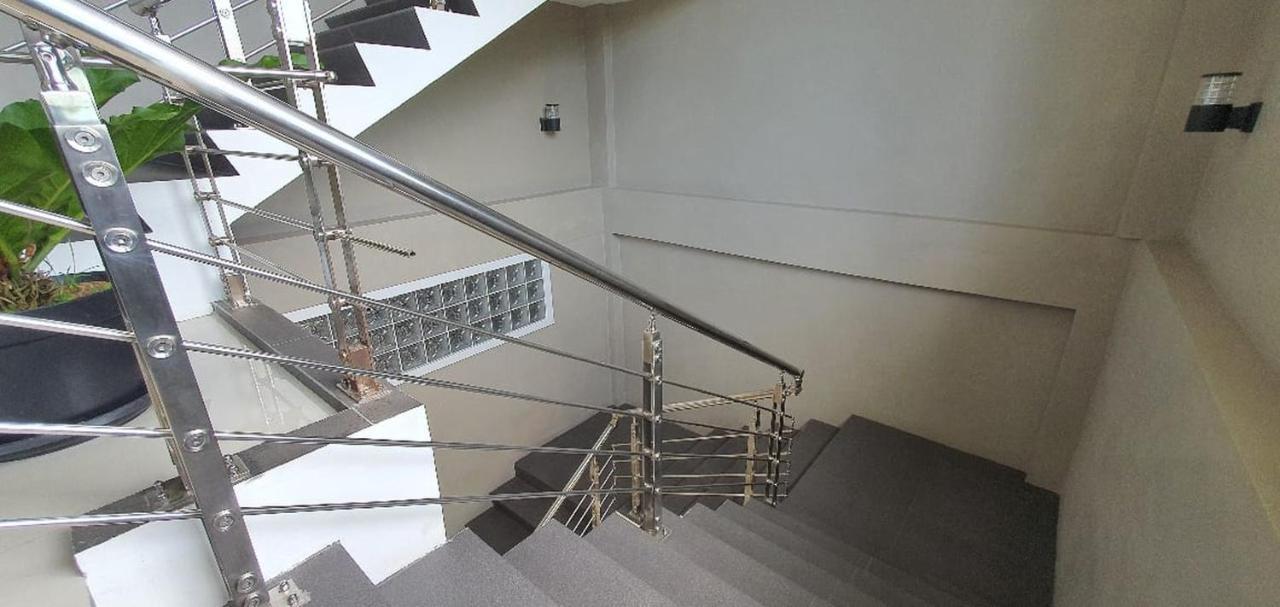 Reddoorz Plus Near Siloam Hospital Balikpapan Bagian luar foto